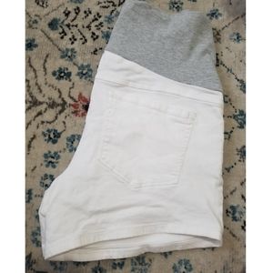 White Denim Maternity Shorts | Thyme